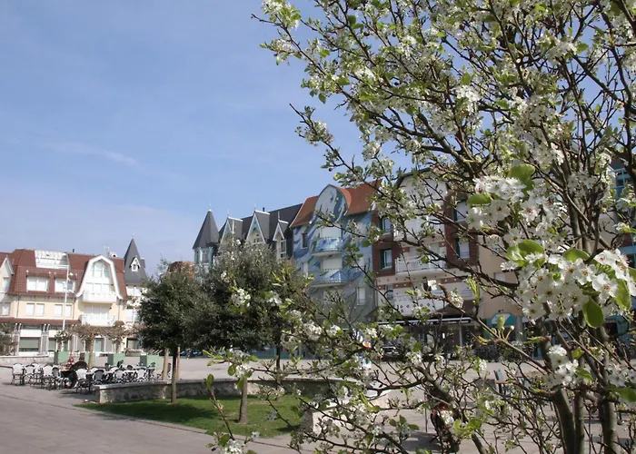 Thamyris, Proche Et Centre Lejlighed